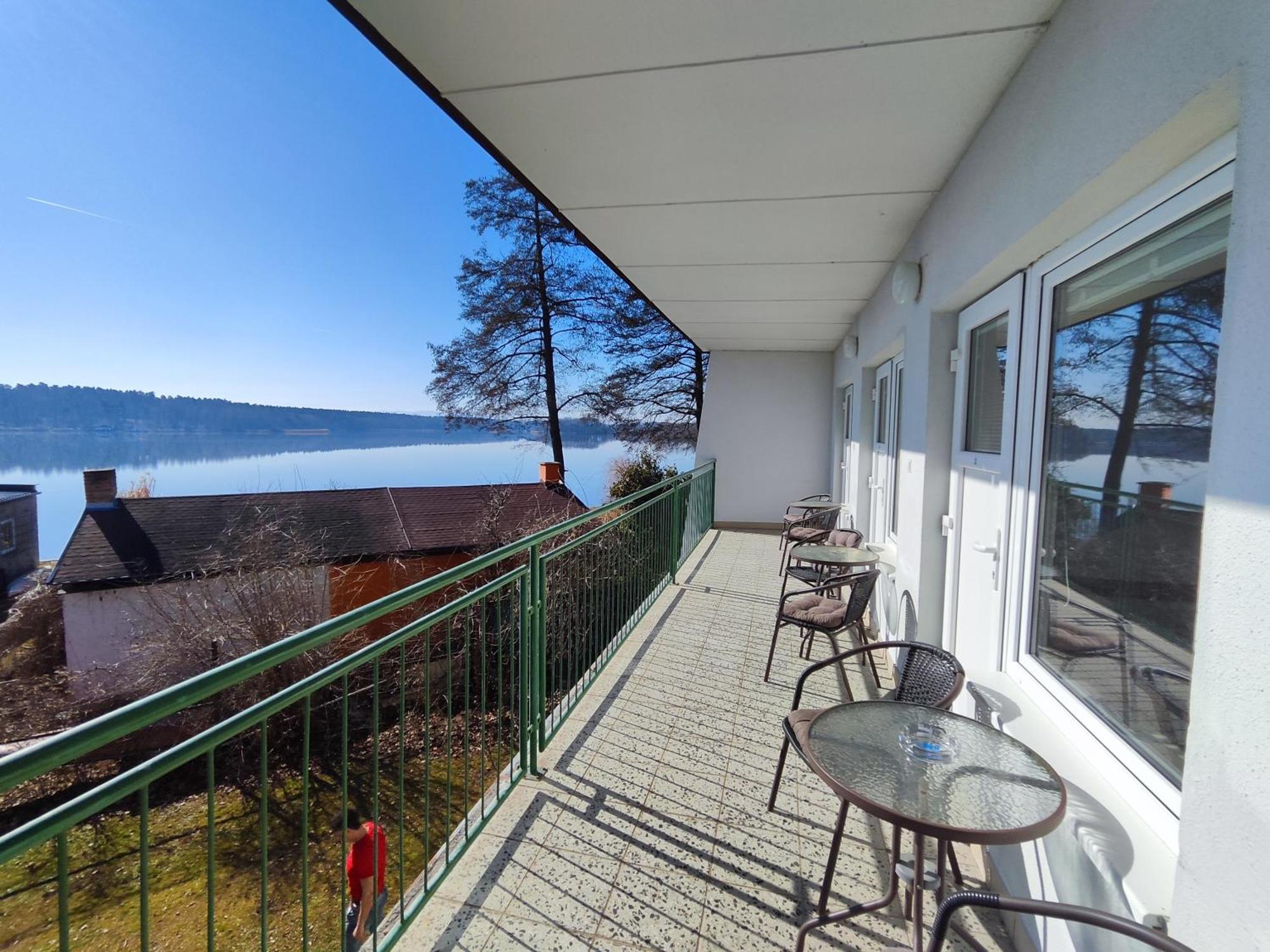Hotel Yacht Club Bezdrev Hluboká nad Vltavou Exterior foto