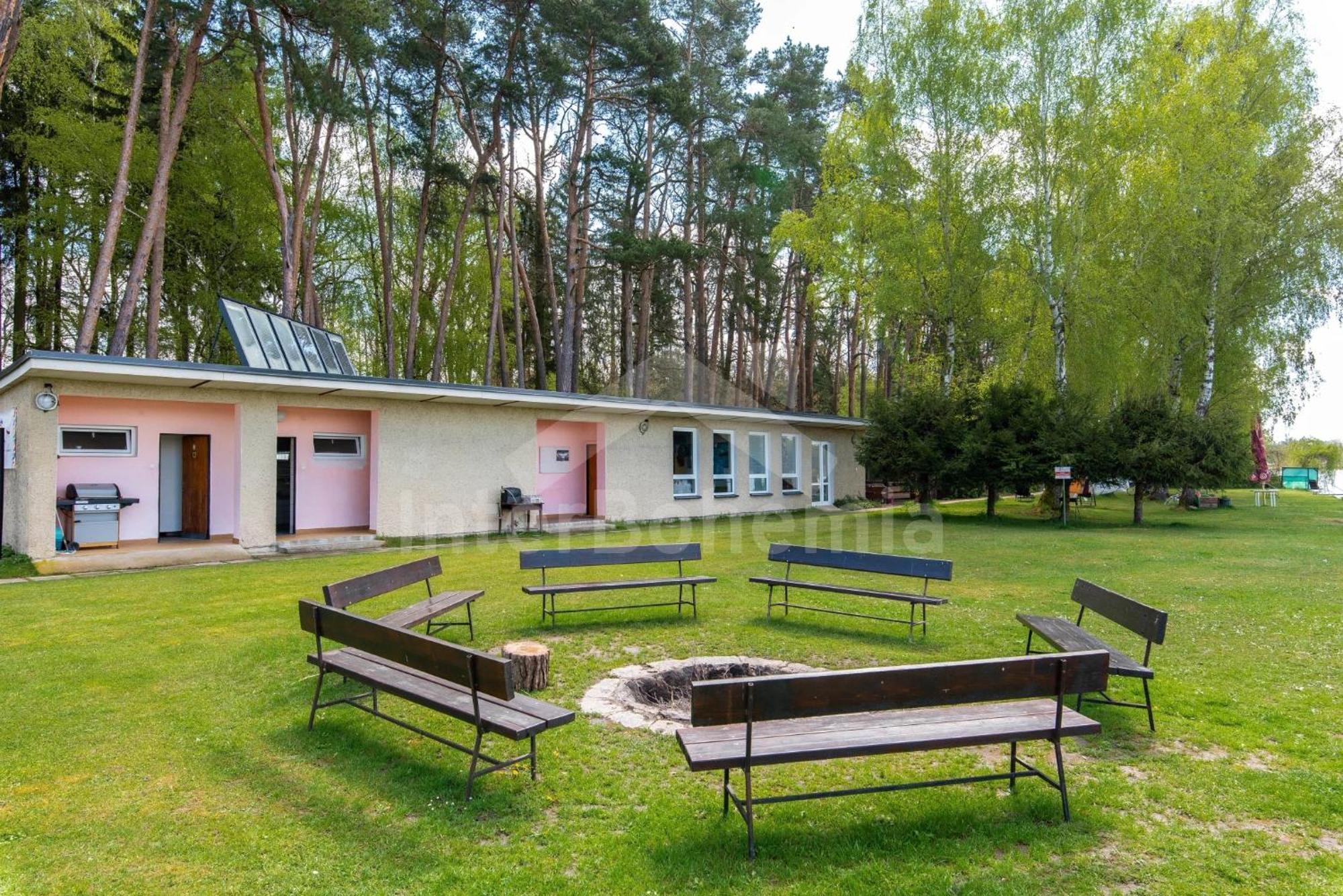 Hotel Yacht Club Bezdrev Hluboká nad Vltavou Exterior foto
