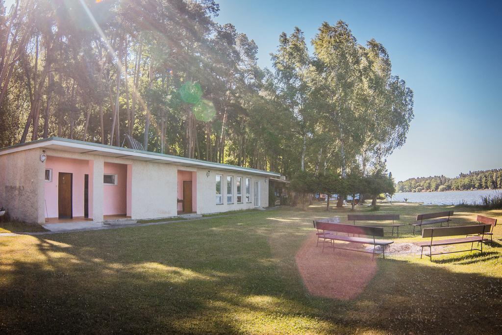 Hotel Yacht Club Bezdrev Hluboká nad Vltavou Exterior foto